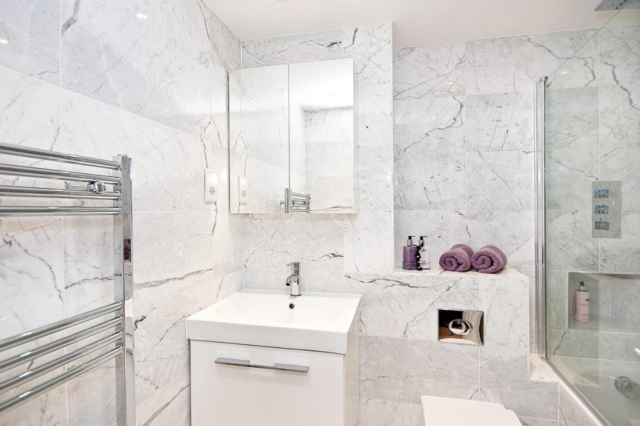 Stunning 2-Bedroom-Hosted By Sweetstay ロンドン エクステリア 写真